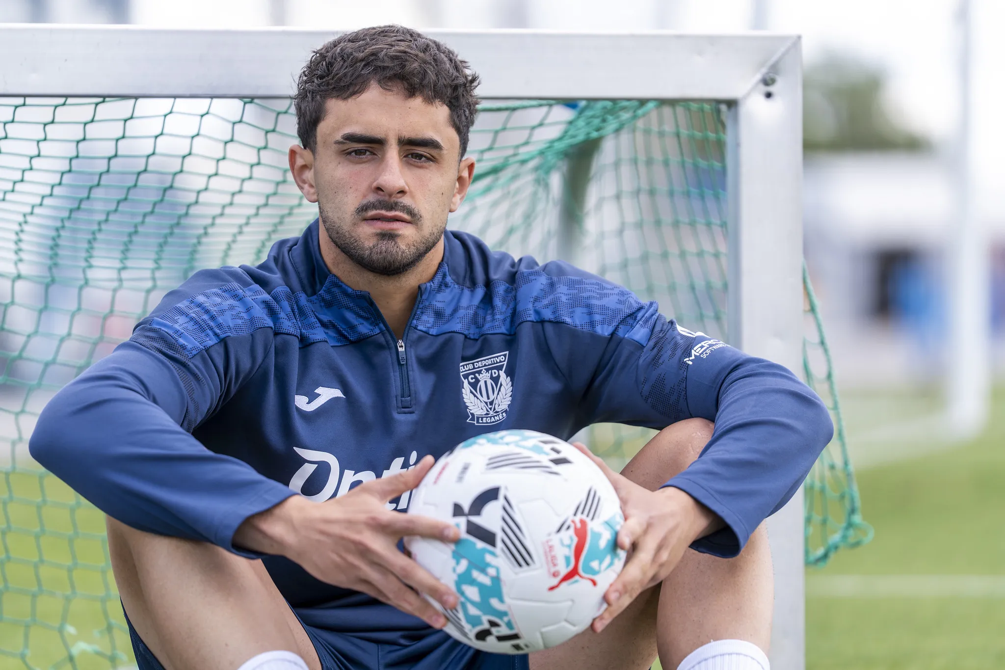 Rubén Pulido posa en la Instalación Deportiva Butarque para la entrevista